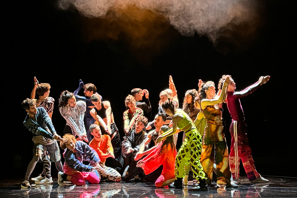 Profesor modnog dizajna Aleksandar Protić kreirao kostime za spektakularnu predstavu savremenog plesa ‘A Folia’ u Nacionalnoj Operi Lorraine