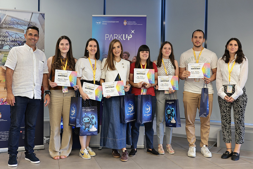 Od ideje do pobedničkog pitcha: MET studentkinje osvojile drugo mesto na ParkUP! startup programu